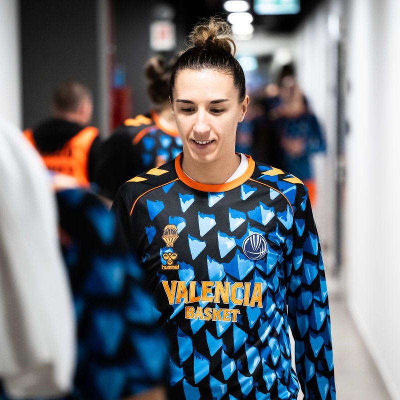 Hola <a href="/paninicromos/">Panini Cromos</a> 👋🏼

¿Habéis pensado en hacer cromos de baloncesto femenino en España?

Como friki de los cromos de futfem y seguidor del baloncesto, al menos a mí me parece una idea increíble.

Para que lo tengáis en cuenta 👀