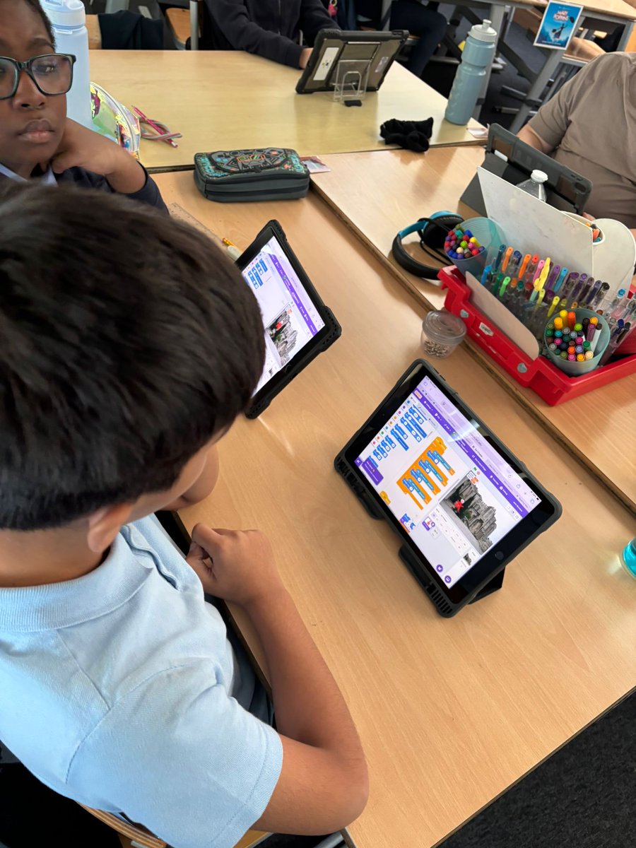 StBernardsPS's tweet image. ๐ฑ๐ป P6b stepped up their coding game with @scratch , tackling complex challenges like pros! ๐ช๐ง Brilliant creativity, logic & teamwork on show! ๐๐ฅ
#CodeWeek2025 @CodeWeekEU @Scratch #CodingFun @DL_for_All