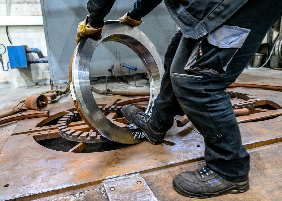 Pražská strojírna a.s. tweet media