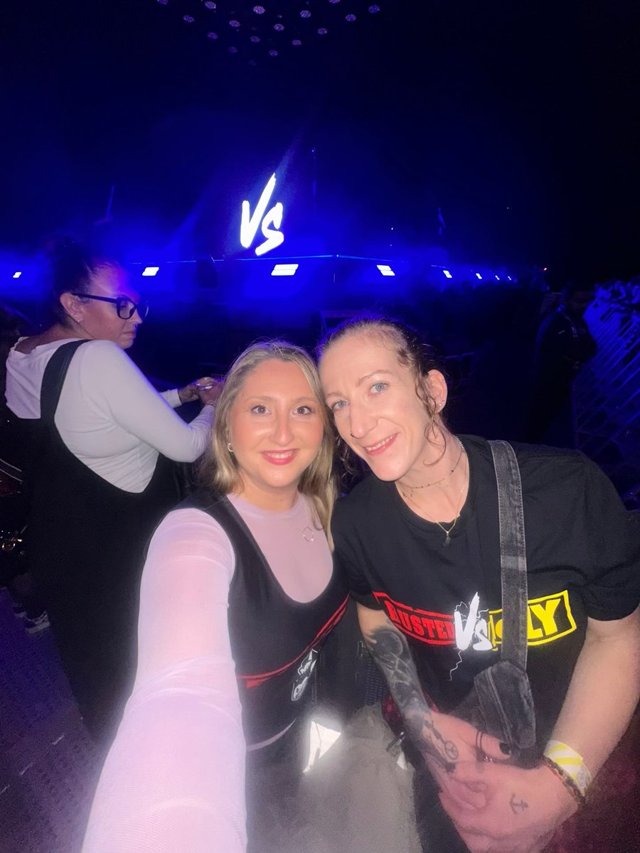 ainelymoon's tweet photo. I mean… it’s official now; going 2round this week, busted, see you Sunday again🇮🇪✌🏼 @Busted @mcflymusic https://t.co/N7JTizexqO