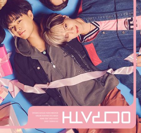 コレとコレ微笑んでるか否かしか違いがないのどうして