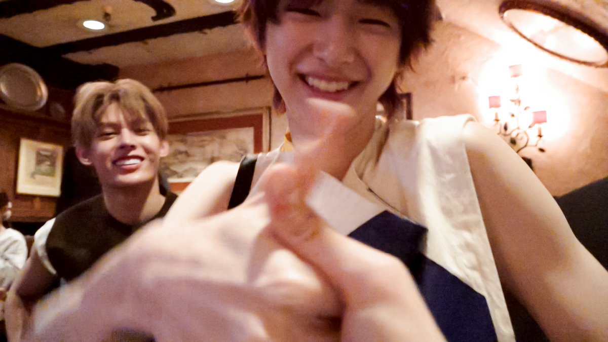 thumb war 🫱💥🫲
(youtu.be/K-okEnJEge0)

#CORTIS #코르티스