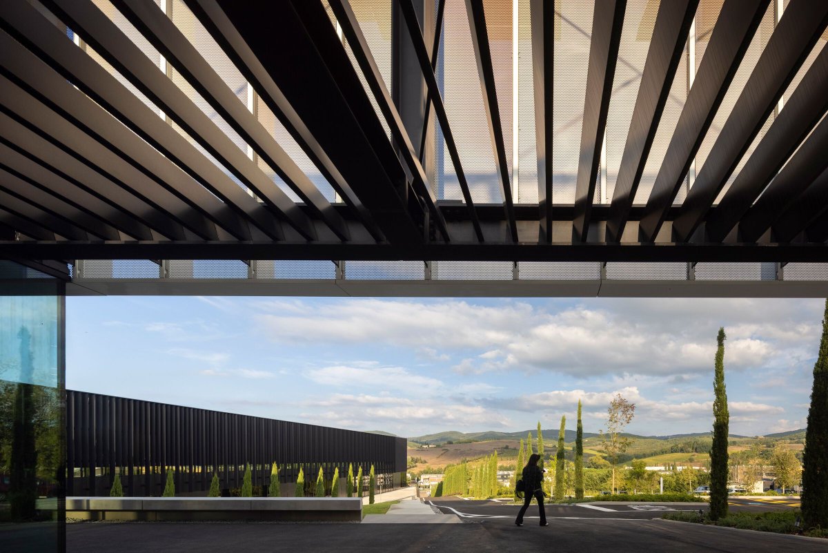 Archello's tweet photo. The Furla Headquarters by @GEZA_architetti redefines industrial architecture through material efficiency and landscape integration. 
https://t.co/vF0QkbiCYz 

#LowCarbonDesign #MaterialIntegrity #GEZAArchitettura https://t.co/EhGrShbJdj