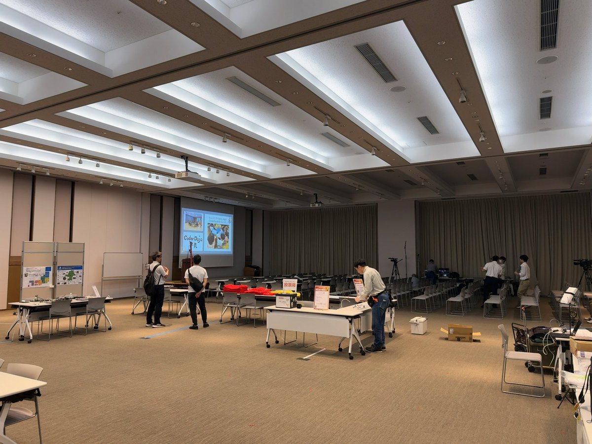 midnight480's tweet image. #DojoCon #DojoConJapan #CoderDojo
ほぼビルド完了