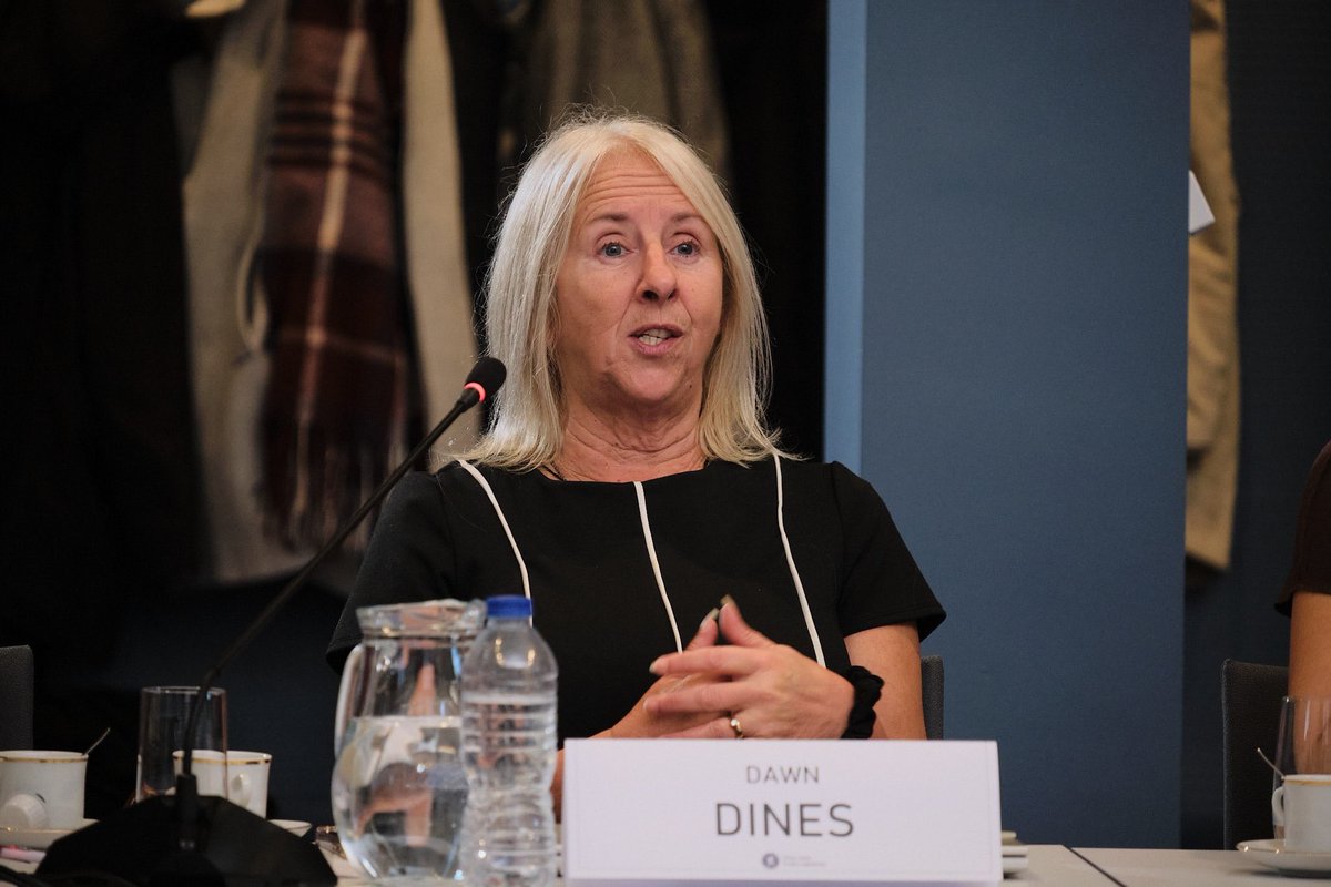 V pondělí jsme spolu s <a href="/BeatSexism/">Beat Sexism</a> a <a href="/strakovka/">Úřad vlády ČR</a> uspořádali kulatý stůl na téma prevence a potírání drink-spikingu. Přivítali jsme i Dawn Dines, zakladatelku 🇬🇧 organizace <a href="/StampOutSpiking/">Stamp Out Spiking</a>, která se podělila o své více než 20leté zkušenosti. 
Společně vytváříme prostor pro změnu!