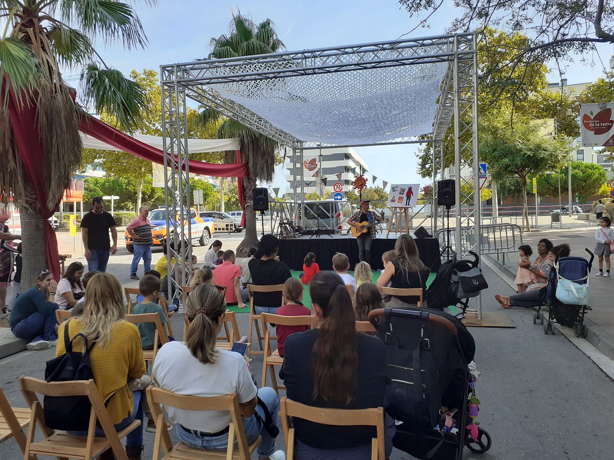 EL MERCAT DEL CAVA I LA TAPA I LA JORNADA DE COOPERACIÓ I SOLIDARITAT SUPEREN TOTES LES EXPECTATIVES
➡️ f.mtr.cool/chntvwdaxq
• La fira ha tingut un gran èxit de participació i ha comptat amb més de 60 estands entre productors, restauradors, comerços i artesania.
#SPRibes