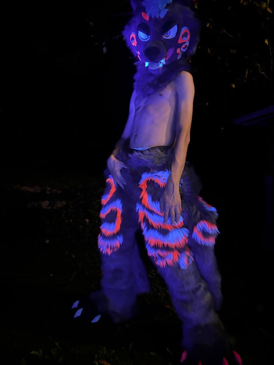 Imtotolvl0's tweet image. Just trying out…something.
Pic by @Okinaokami_ 
#fursuitfriday #furry