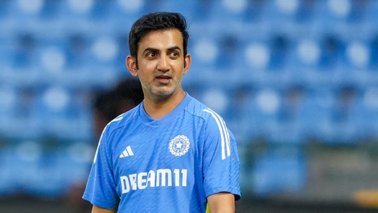 MidnightMusinng's tweet image. Gautam Gambhir’s win % as Team India coach:

- Without Rohit and Virat - 83% (24/29)

- With Rohit and Virat - 48% (11/23)

Gambhir was hired to take Indian cricket forward. Not for individual players! 

#INDvsAUS #ViratKohli #RohitSharma #GautamGambhir