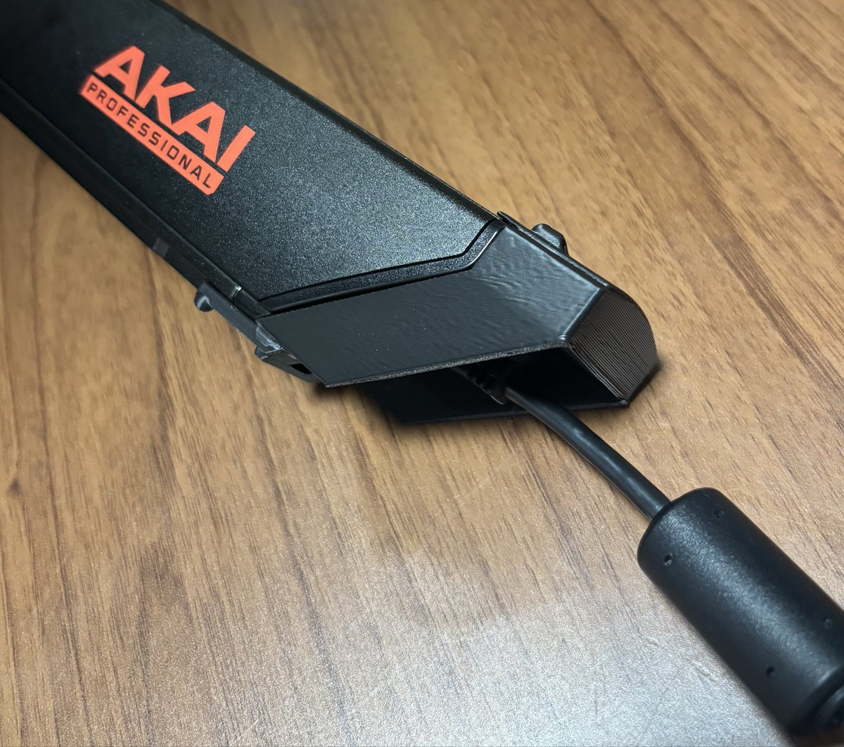 richukovr's tweet image. フットコンに水滴が垂れるのが嫌でこんなの無いかな~？ってボヤいていたらじゅーさんがあるよ✨って教えてくれて買ってくれた🥰 
フラットさん作ってくれてありがとうございます♬♡
これでストレス無く練習頑張れます♡
#EWI