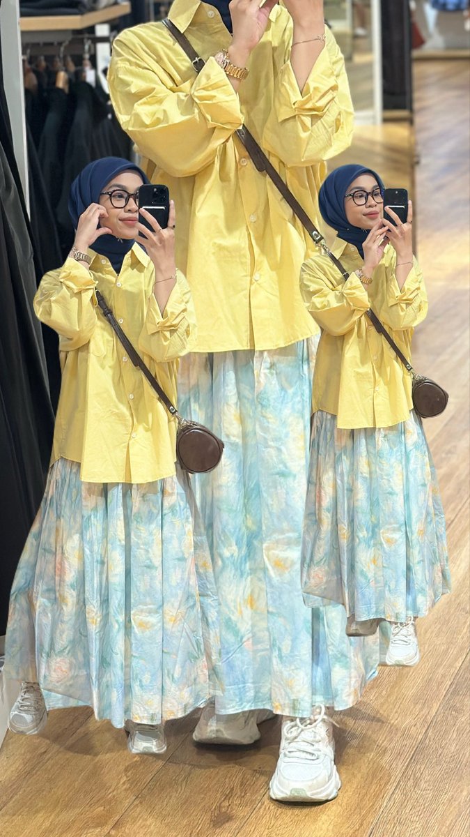 nisynwafer's tweet image. POV you are obsessed with pattern skirt✨💓🍃