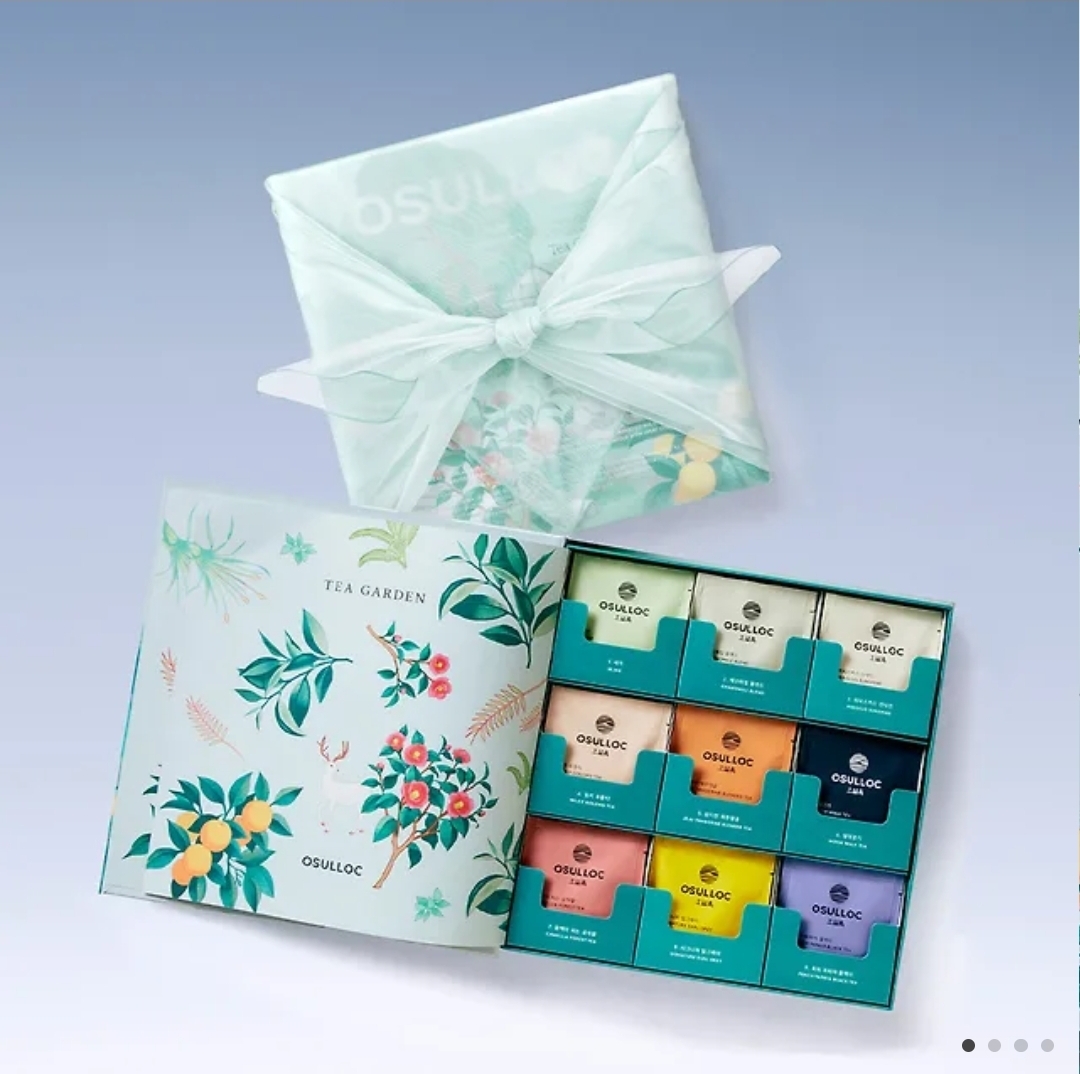 irinbi's tweet image. [RT🩷] 먼치킨 여주와 구원 서사 로맨스를 황홀하게 말아주는 웹툰 🔱빙의자를 위한 특혜🔱가 시즌4로 돌아왔습니다!🥳
추첨을 통해 한 분께 오설록 차의 정원 선물 세트를, 세 분께 카카페 캐시를 선물로 드릴게요🎁💕

🟨 카카페 bit.ly/3VjUxqU 
⬛️ 카카웹 bit.ly/3VduDVA