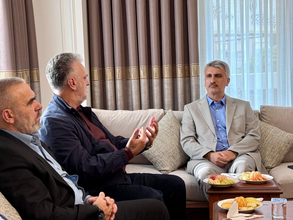 Makedonya AXİS Vakfı Başkanı Rufat Sherifi, İyilik Başağı Derneği Başkanı Nexhat Lika ve beraberindeki heyet, Vakıf Başkanımız Dr. Maruf Çelik’i ziyaret etti. Görüşmede, iki ülke arasında kardeşlik ve toplumsal faydayı güçlendirecek ortak projeler konuşuldu.
<a href="/drmarufcelik/">Dr. Maruf Çelik / د. معروف جليك</a>