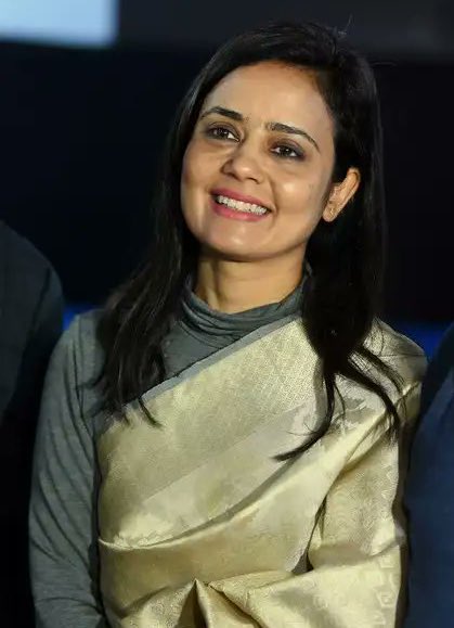 TheSavvySapien's tweet image. Name - Mahua Moitra 

Educational Qualifications : 

• School: Gokhale Memorial (one of the top-notch schools in Eastern India)
• Graduation: Mount Holyoke College, Massachusetts, USA
• Certifications: Series 7 &amp;amp; 63 (USA), SFA Certification (UK), and many more

Professional…