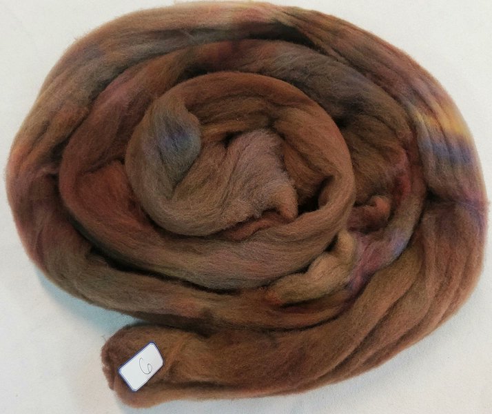 tinymamafox's tweet photo. I just received Hand Dyed for Hand Spinning Yarn or Blending Fibers from Anonymous via Throne. Thank you! https://t.co/bm8JzTtzE6 #Wishlist #Throne https://t.co/YupxSpEsp4