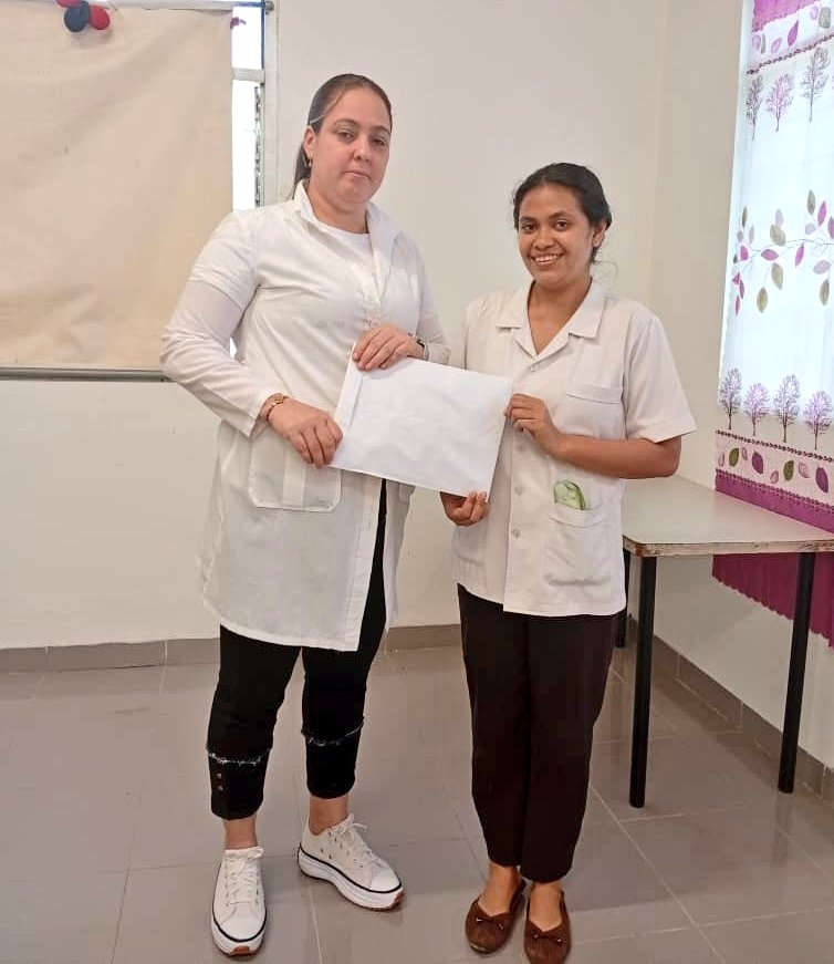 Dra. Yenislen Fernández Coordinadora Docente Núcleo Docente Covalima supervisa el desarrollo del TTC de Farmacología realizado a estudiantes de 3er año de medicina #CubaCoopera #CubaSalva #CubaEsAmor