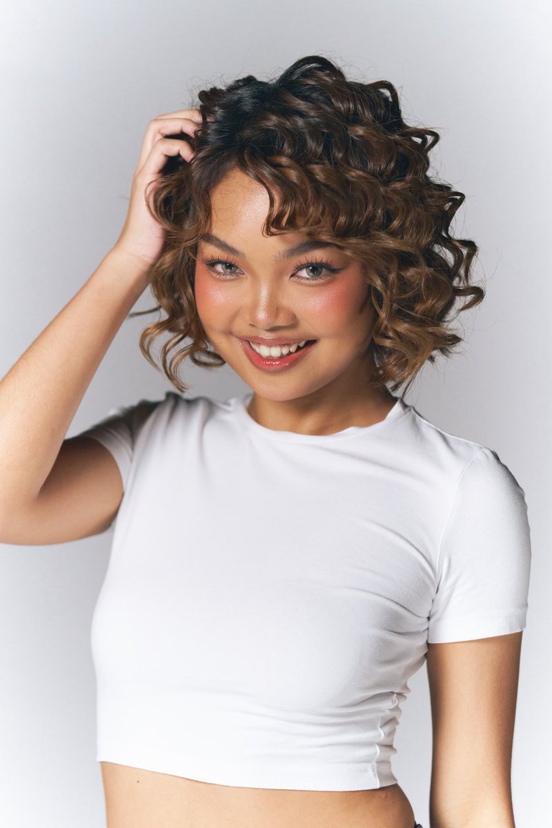 TNT Champion Carmelle Collado Enters the PBB House! 🎤🏠

From her remarkable journey as a Tawag ng Tanghalan champion to being a mainstay ASAP artist to gracing the BINIverse pre-show at the Philippine Arena and performing in various ABS-CBN concerts and events, Carmelle Collado