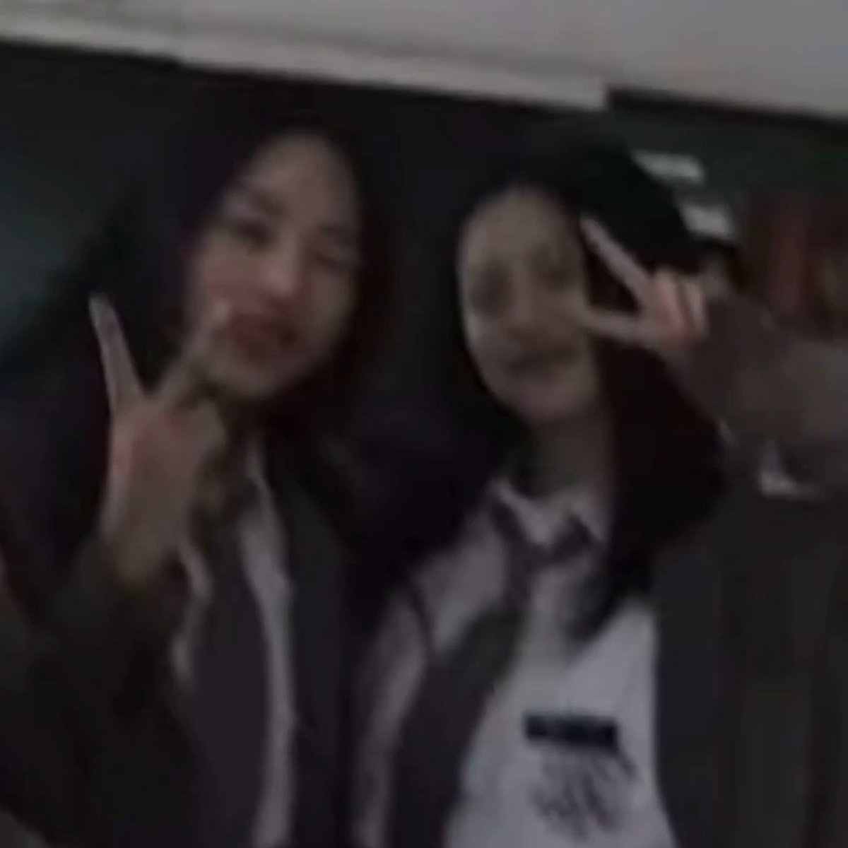 맏언니두분만이러고계신겆
아름답다고생각하겟죠
누구나