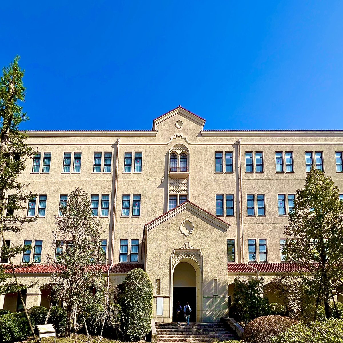 nakamurafumita's tweet photo. 今季も神戸三田で1コマ、午後から西宮上ケ原で2コマ、関西学院大学さんのハンズオン・ラーニング・プログラムで登壇させて頂きました。
どの季節も映える素敵なキャンパスですが、暖かい陽射しと清々しい秋風が交差する秋の関学は別格です。
https://t.co/bZX7wP66HU

#関西学院大学 #HoLC https://t.co/ED0vWZXomB