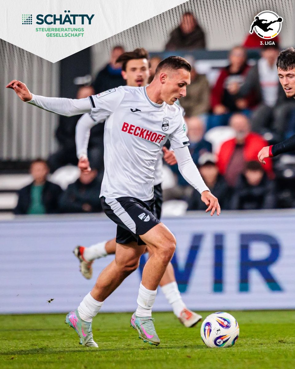 SCVerl's tweet photo. Heimspiel im Blick!👀🤩

Morgen um 14 Uhr gastieren die Spatzen aus Ulm in unserer Sportclub Arena!🙌Die Matchfacts zum 12. Spieltag bekommt ihr auf unserer Website: https://t.co/1sF0i1kIXS

#scverl #3liga #zeigtsuns #fu3ball #matchfacts https://t.co/JKyRVAFD51