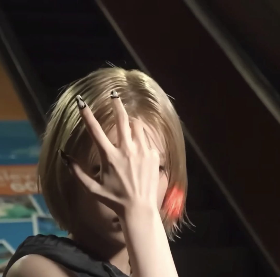 yejddeongies's tweet image. her hands 🥵
