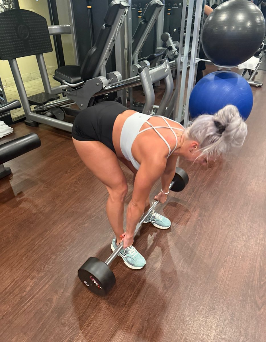 PiperNoah22's tweet image. Got that knocked out, let’s enjoy this Friday 💁‍♀️
#FridayVibes #FitnessMotivation #workwife