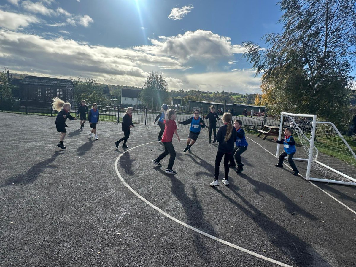 CefnCouncil's tweet image. ⚽ #StayOnSide Week 3 at @YsgolMinyDdol!

Students learned how to stay safe online, played Handwell, and explored how ASB affects our communities — even local taxes! 💭

#CefnCommunityCouncil #YouthSupport 

This project is funded by @TNLComFundWales