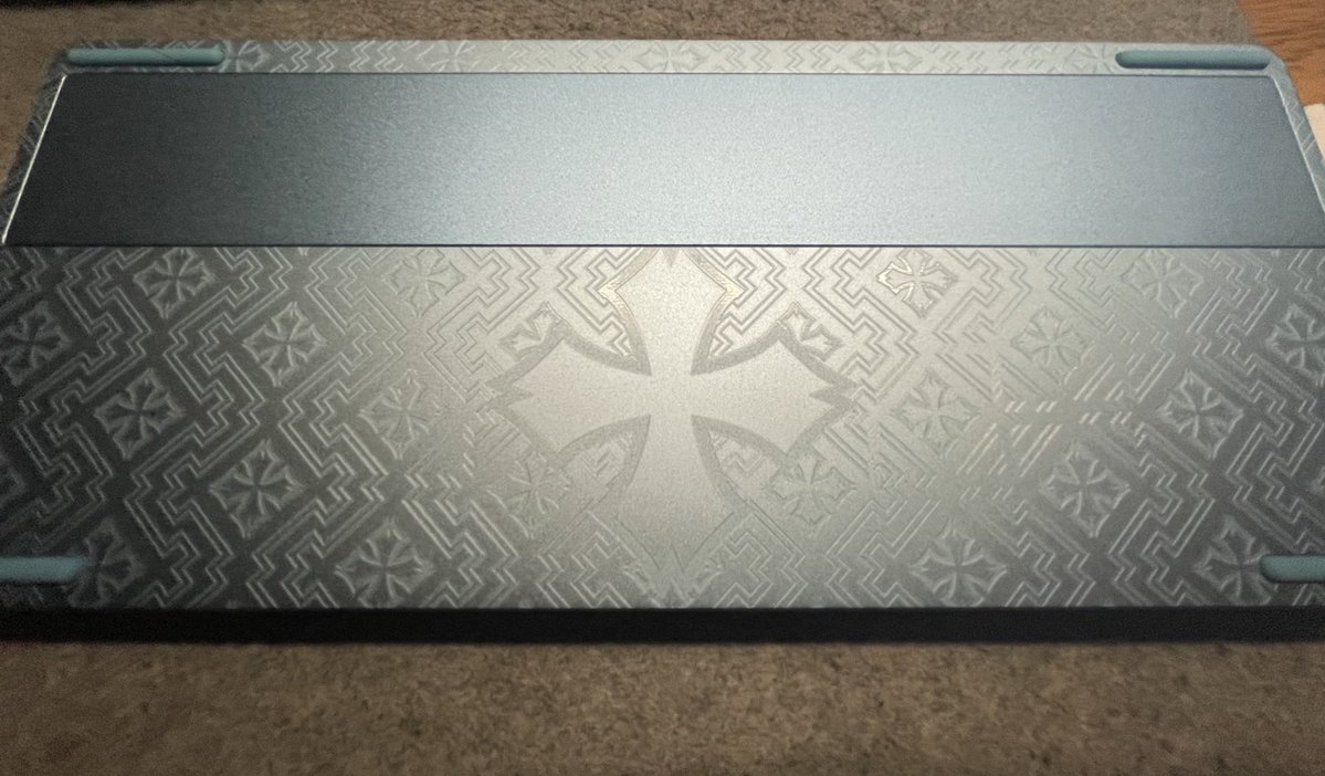 tanosiie's tweet image. IYX Polar 75 Blue…
RGBコイルケーブルも付いてるの最高すぎィ！
性能良し！内部構造を3WAYで変えれる上にクイックリリースで3秒で簡単解体！最高すぎィ！
#Rabbit0