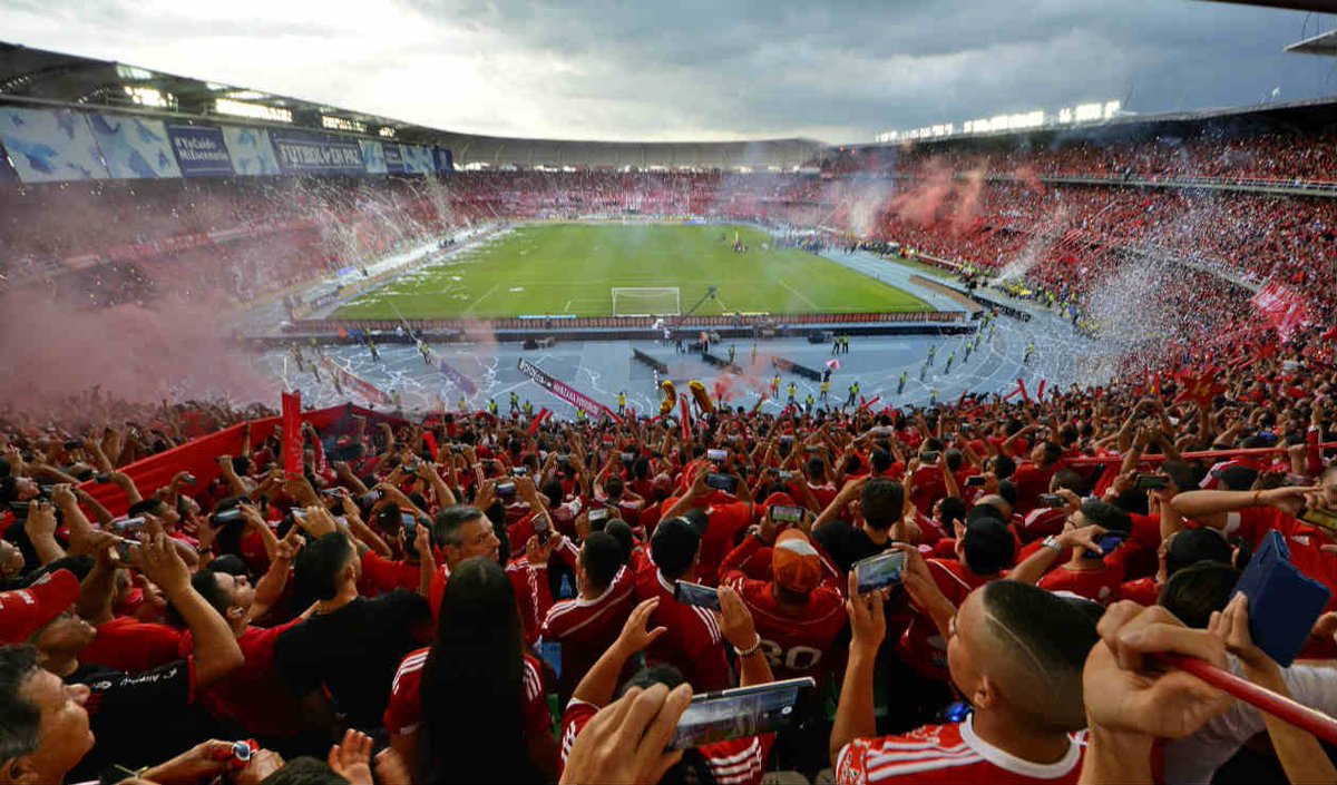 "Solo falta una fecha de sanción para @AmericaDeCali en Copa me dijo el presidente de <a href="/Dimayor/">DIMAYOR</a>, le pregunte si el club había solicitado el levantamiento de la sanción y me dijo que aún no lo ha hecho y es la comisión quien decide" <a href="/HAROLDCAICE/">HAROLD CAICEDO,</a> en #SinAnestesia
📷 D.R.A.
