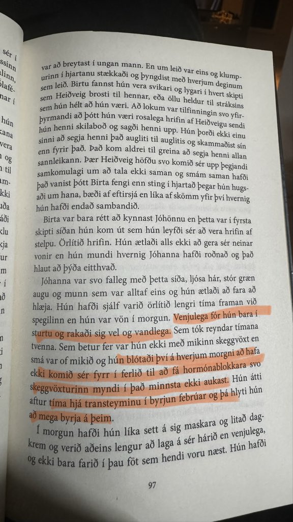 Hér eru nokkrar blaðsíður úr bók, sem börn í 9. bekk eru látin lesa í Garðabæ! 

Dóttir mín mun ekki lesa þessa!

Skólinn má eiga það að okkur var boðið að velja aðra bók - vonandi fá allir foreldrar kynningu á þessum “bókmenntum” fyrirfram og fá að taka upplýsta ákvörðun.