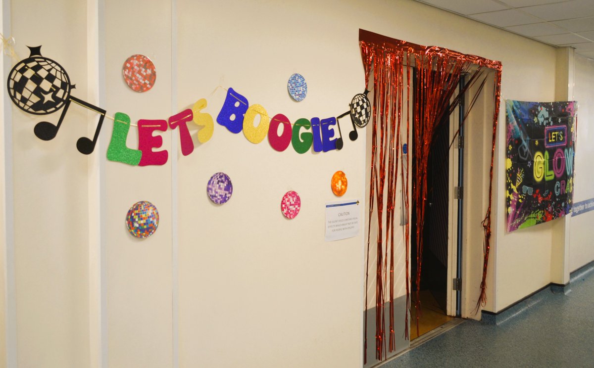 CastlefordAcad's tweet image. What. A. Vibe. 🎧✨
The Silent Disco was a huge hit! From the moment the headphones went on, the energy was electric — dancing, singing, laughing, and pure joy all around. 💃🕺
The kids absolutely brought the party to life! #SchoolVibes  #Unforgettable @CastlefordTrust #Amazing