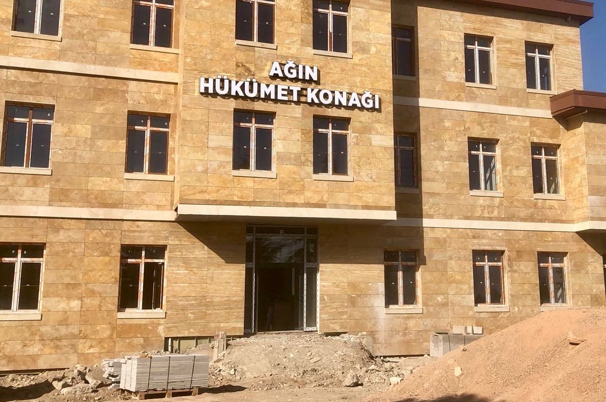 Elazığ’da yeni yapılan Hükümet Konağı’na neden T.C ibaresi eklenmedi? Türk yurdu Elazığ’da bu ne skandal! <a href="/elazig_valiligi/">T.C. Elazığ Valiliği</a>