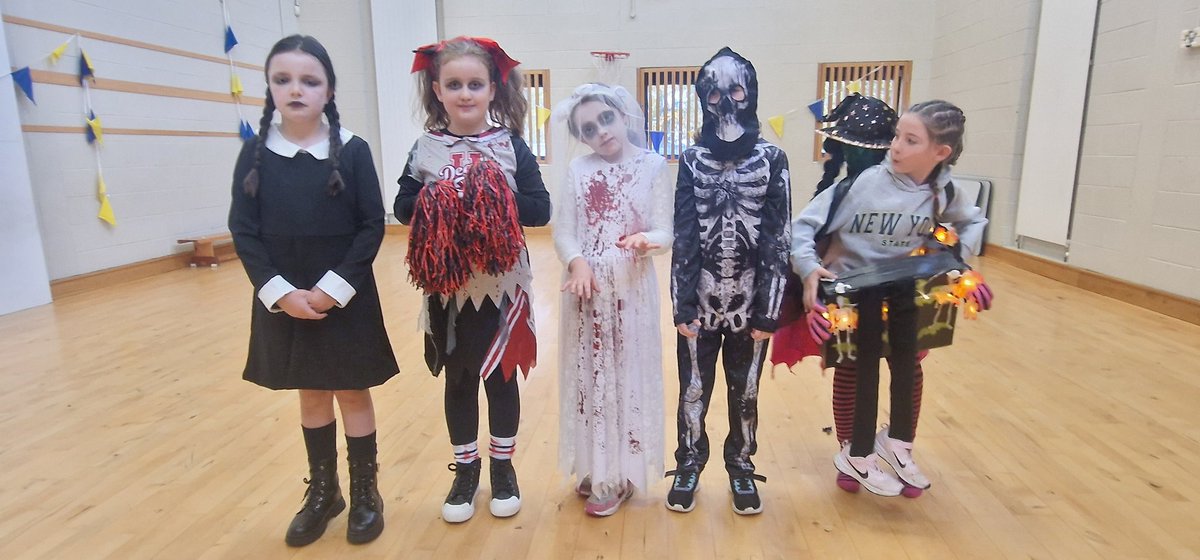 Spooky goings on in our Middle Room this morning. Great costumes from all our boys and girls in Juniors and Seniors #Halloween2025 🎃🧙‍♀️👻🧙‍♀️🎃🧙‍♀️🎃👻