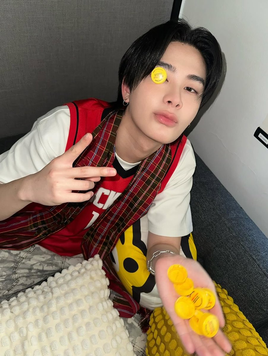 Mayya_Naddawan's tweet photo. ผุบ่าวไทยบ้านมานี่มา อร๊ายยย แพ้ทางลูกชาย🤍🥰🥰
#FantaTH
#แฟนต้าเก็บแต้มซ่าล่ารางวัล
#FantaFestTH
#FantaFestTHxBUS
#ThanksFanta
#THAIchayanon
#BUSbecauseofyouishine https://t.co/RTj6TzXYLw