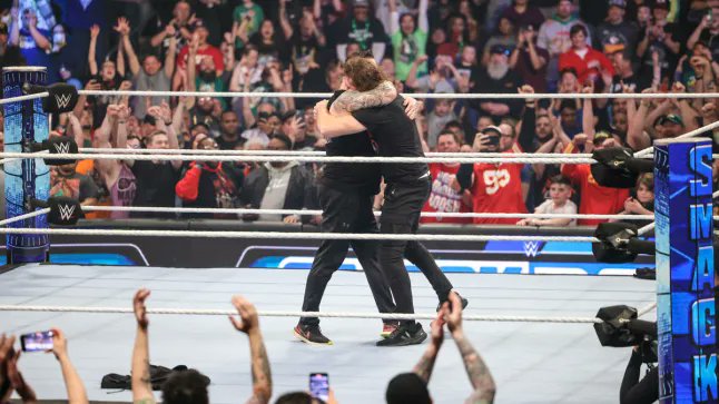 Notorious_BJC's tweet photo. @Fightful In recent memory, I’m a big fan of wholesome hugs. It feels so small at the time but these moments feel almost like a mini payoff when people reunite and are on the same page. Also who doesn’t love a good hug. https://t.co/3Vu9ToCUhv