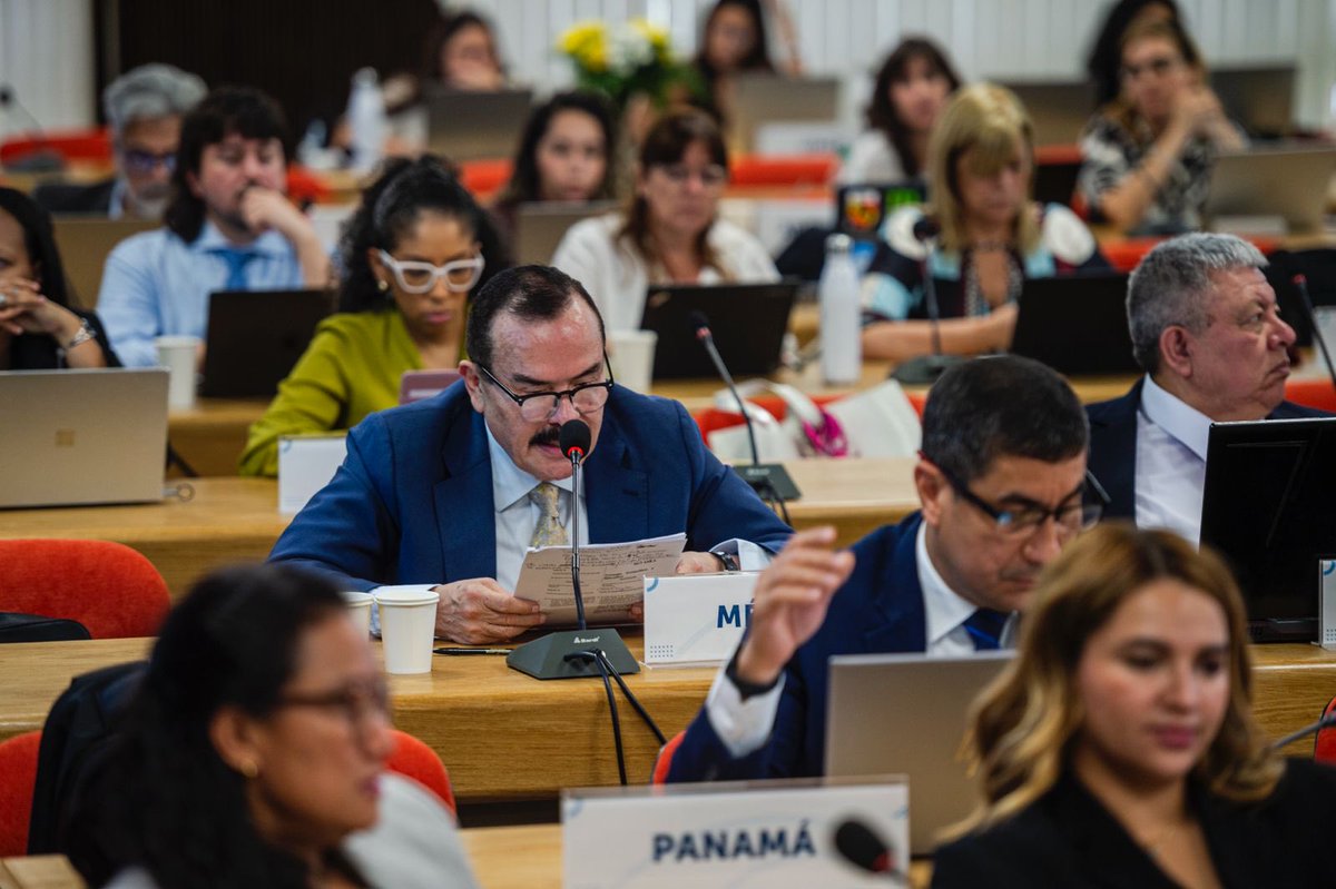 Finalizamos las Sesiones del Consejo Consultivo y Ejecutivo con éxito, donde logramos evaluar nuestro pasado, ver nuestro presente y empezar a trazar el futuro de nuestra Unión y del Sector Postal.

Durante este Ciclo @Union_upaep se ha convertido en una Unión más moderna, más