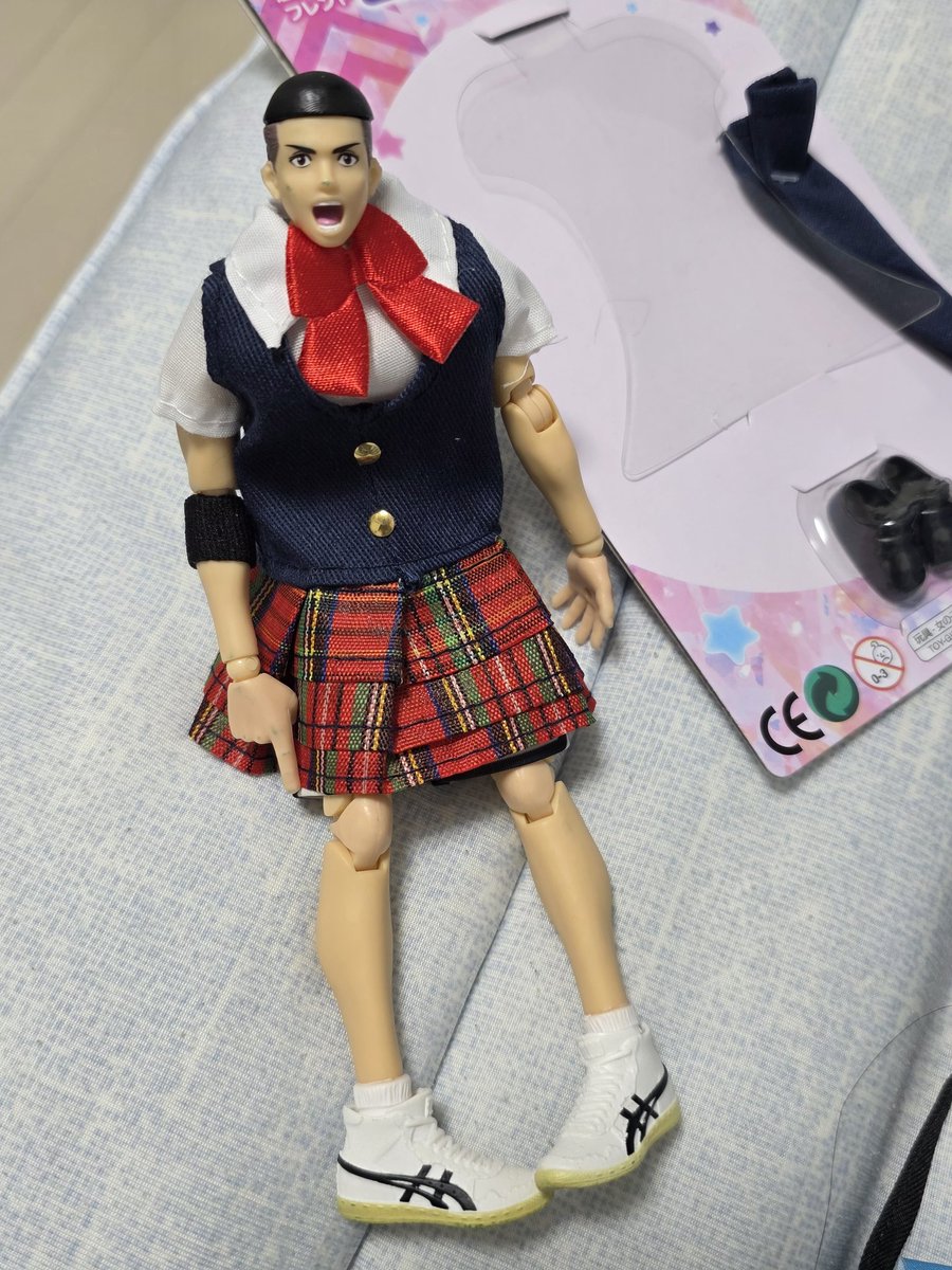 누나 평범한 옷은 없어요?