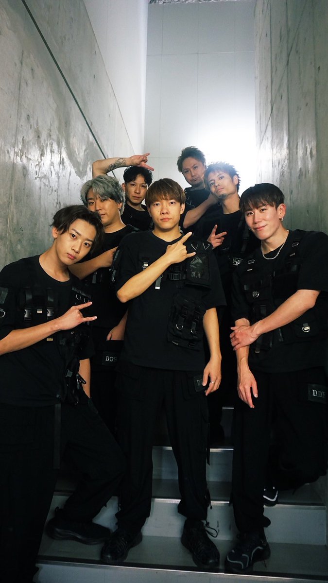 Shinsukeflow's tweet image. 『ヒプノシスマイク -Division Rap Battle-』
Rule the Stage
《Buster Bros!!! ＆ Bad Ass Temple feat. 糸の会 ＆ WESTEND-MAFIA》

無事全公演が終了しました🔥
ありがとうございました🔥

うん！！沢山踊った！！！！！！！！
全く幸せな人生です😊

#ヒプステ
#DDB