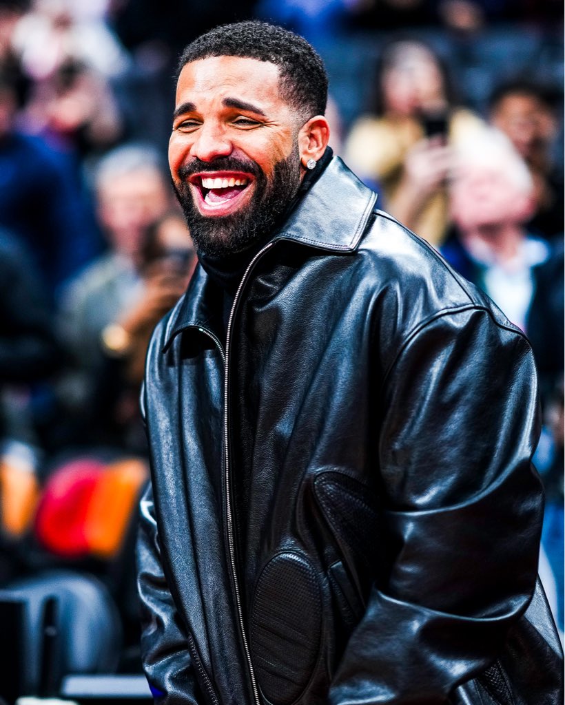 NBACanada's tweet photo. Happy Birthday, @Drake! 🎉 https://t.co/yqJjBpwtMb