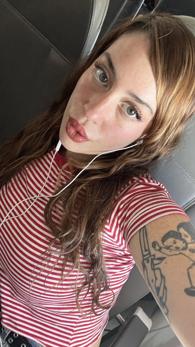 brattysia's tweet image. Another day another trip with your money 🥴 I’m back for your payday hoe!