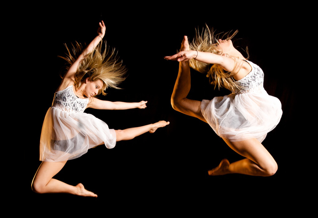 AngiesStudio1's tweet image. Lyrical dance combines ballet technique with emotional storytelling that touches hearts. 💫

This beautiful style teaches dancers to convey feelings through graceful movement and connect deeply with music&apos;s meaning.

#LyricalDance #LearntoDance