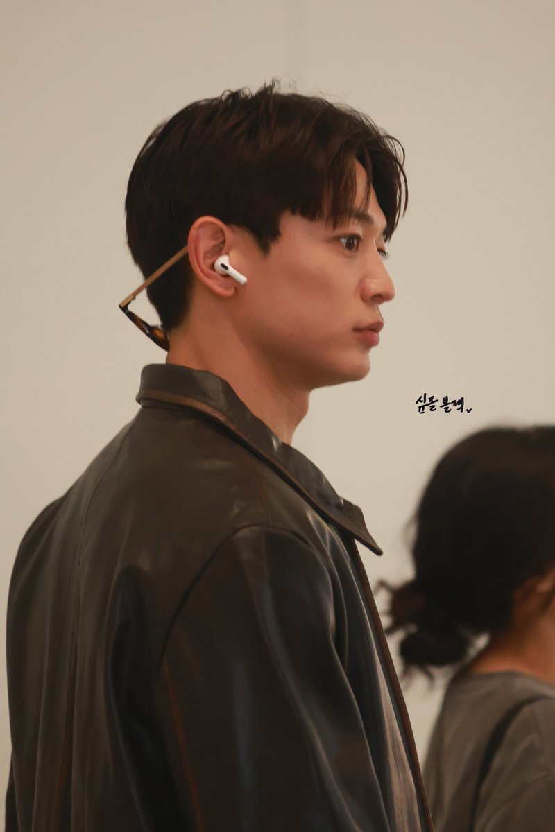 SHINeeの拾い画像bot tweet media