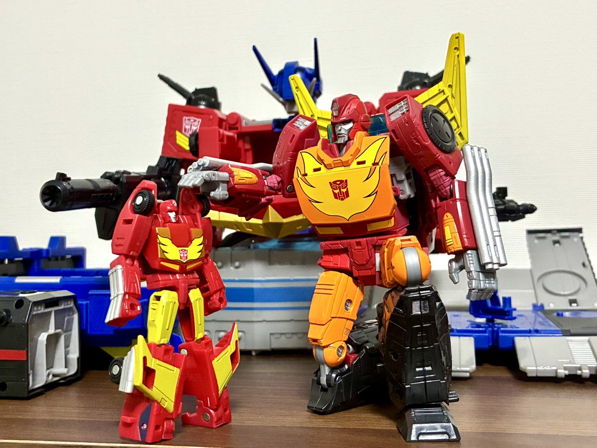 PrimalReverse's tweet photo. ボディを最新版へアップグレードするべきか、悩むロディマス

#トランスフォーマー https://t.co/qfdgnVXr0d