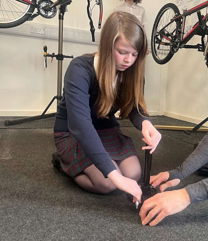 active_things's tweet photo. For some kids, too many promises at home have been broken.
They’ve learned not to rely on anyone.
They keep their guard up.

Then they walk into a VeloBuild session, and someone actually follows through.
A bike gets built. A certificate earned.
Then they start to believe again. https://t.co/ZUXCagVgZz
