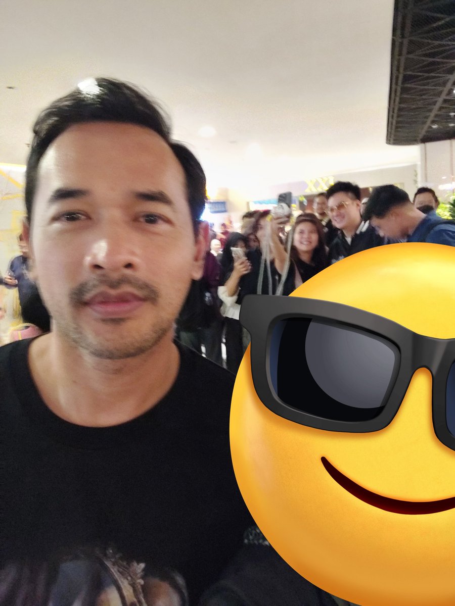 qwertylee000's tweet photo. Aku ketemu artis guys

Groove Fest With Kenriz
#KenrizAtGrooveFest2025 https://t.co/tgdRHzVqMV