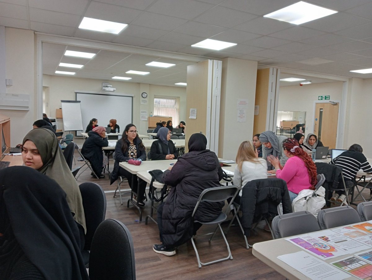 🌧️ Rain and half-term didn’t stop us! Nearly 50 people joined today’s busy Preston Job Club 💼
We helped with CV updates, job applications (including Morrisons 🛒), and signing up for courses and training. Great energy and teamwork all around!
<a href="/JackieFlynnTod/">Jackie Flynn</a> <a href="/DWPgovuk/">Department for Work and Pensions</a> <a href="/ZafarC/">Cllr. Zafar Coupland</a>