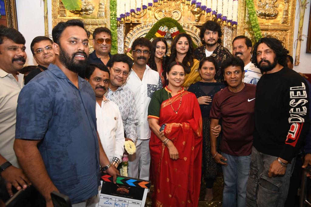 BDKSFAOfficial's tweet image. Today Exclusive Pic.!!😍🔥 

Baadshah Our @KicchaSudeep Boss With @NimmaShivanna sir Clapping Halka don Movie Announcement 🎬👌

#KicchaSudeep || #MarkFirstSingle 
#MarkTheFilm || #Mark25thDec

Follow Us : 👉 @BDKSFAOfficial