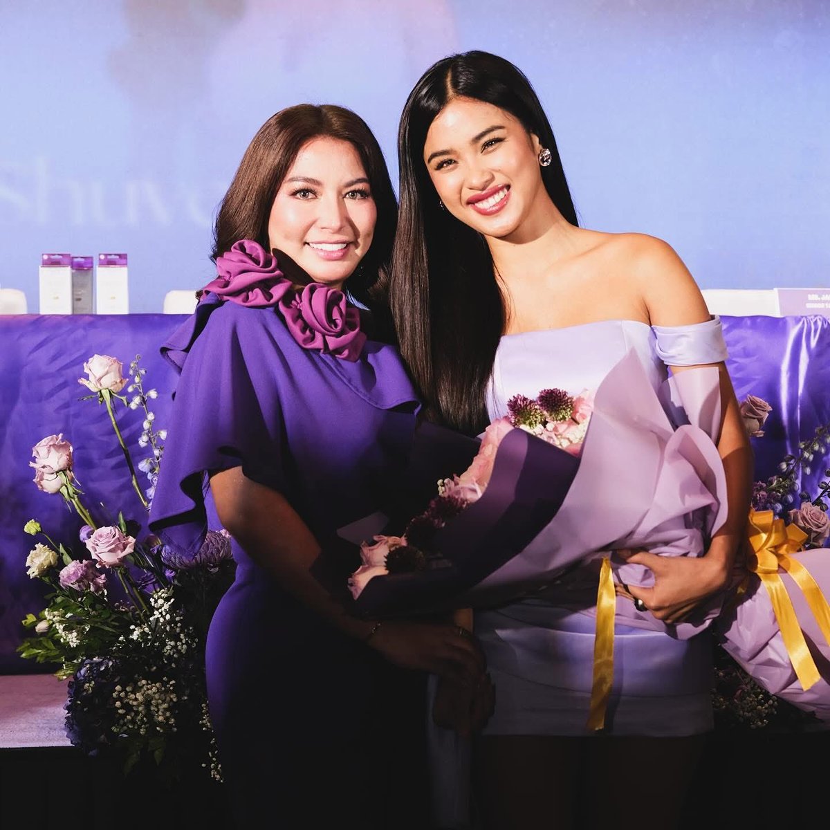 Sparkle_GMA's tweet image. Shuvee Etrata proves why she’s the Nation’s Darling as she takes on a new crown — the First Miss Gandang Powerful of Anna E ✨ Now officially the first ambassador of #AnnaE, she radiates beauty, confidence, and strength ❤️‍🔥

#ShuveeEtrata #ThePowerOfEWithShuvee