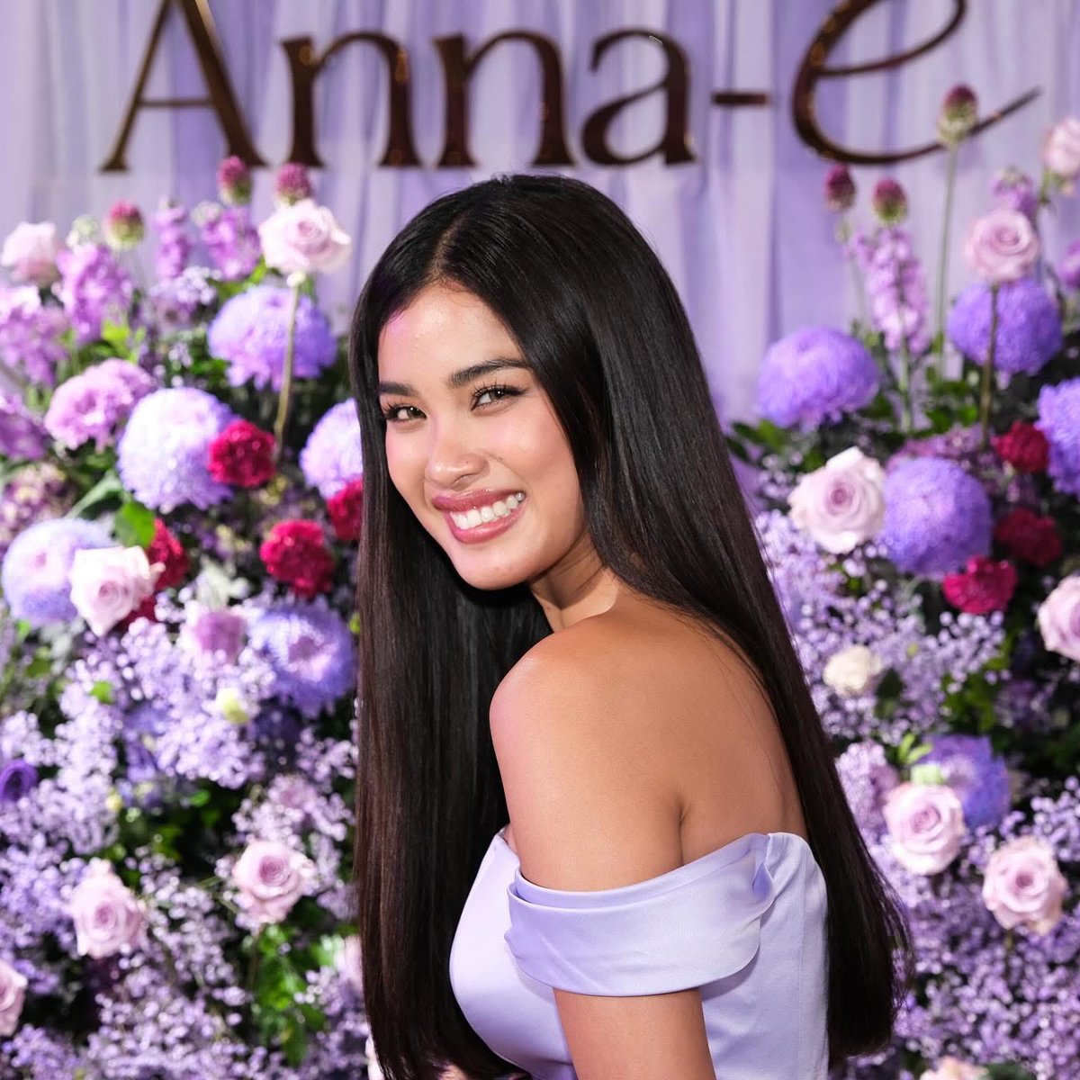 Sparkle_GMA's tweet image. Shuvee Etrata proves why she’s the Nation’s Darling as she takes on a new crown — the First Miss Gandang Powerful of Anna E ✨ Now officially the first ambassador of #AnnaE, she radiates beauty, confidence, and strength ❤️‍🔥

#ShuveeEtrata #ThePowerOfEWithShuvee