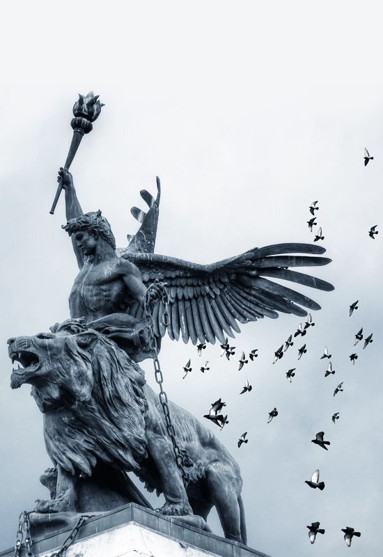 ingenium mala saepe movent. 

“zorluk, dehayı uyandıran şeydir.”