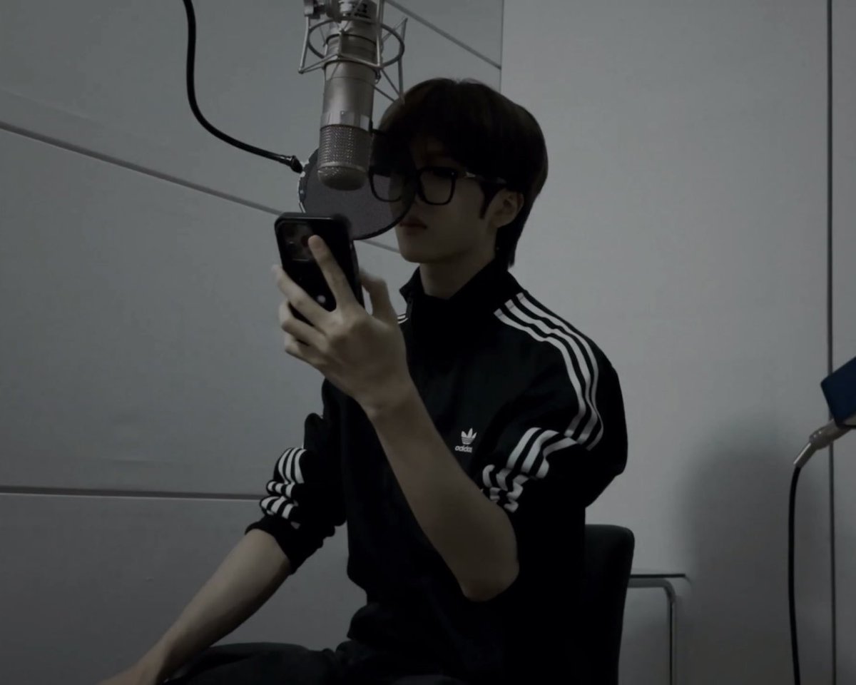 ๐ (@proxysung) on Twitter photo iโll sing for you~ iโll sing for you~